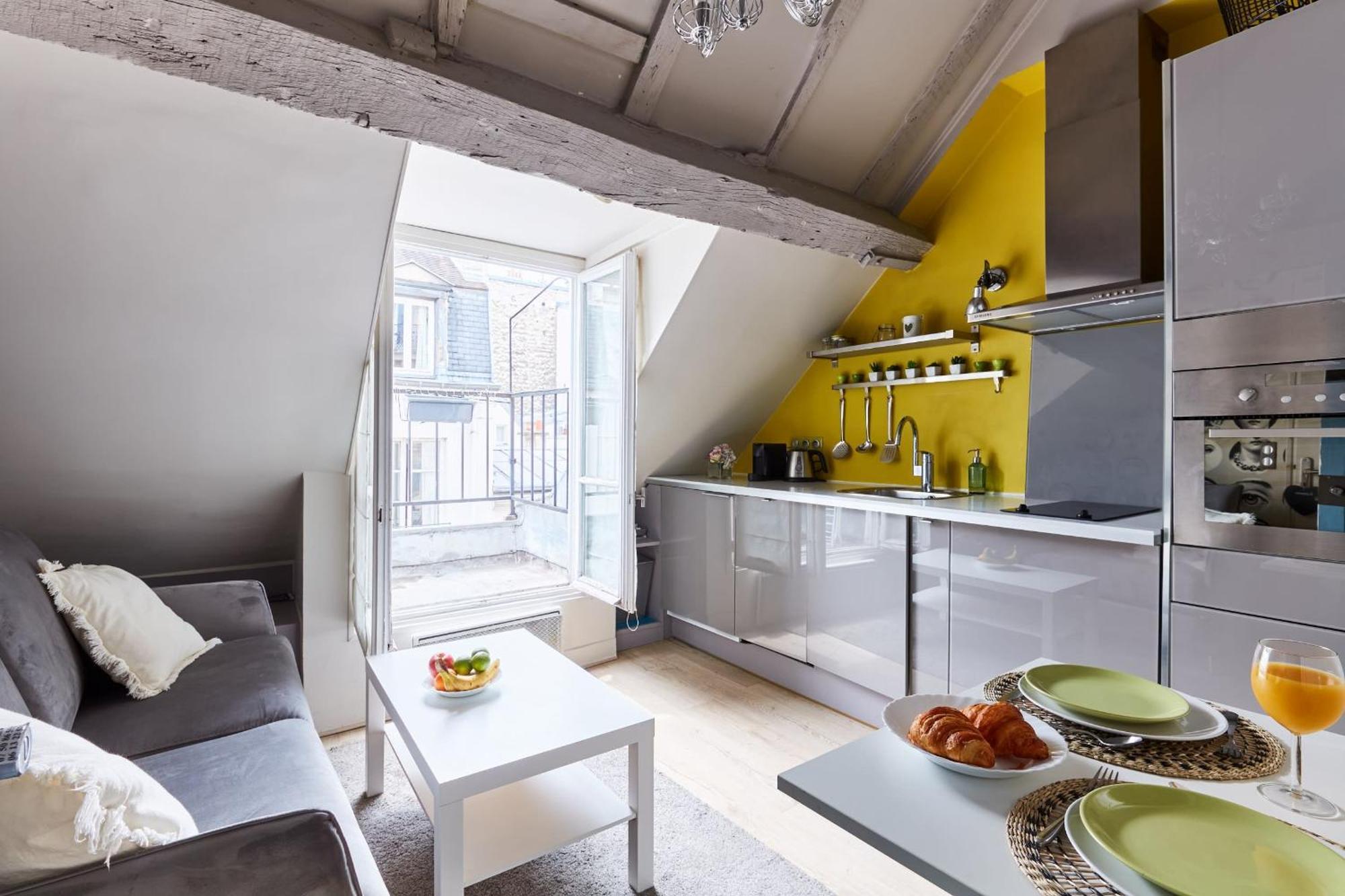 Place Des Vosges - 1Br With Balcony - Cityapartmentstay ปารีส ภายนอก รูปภาพ