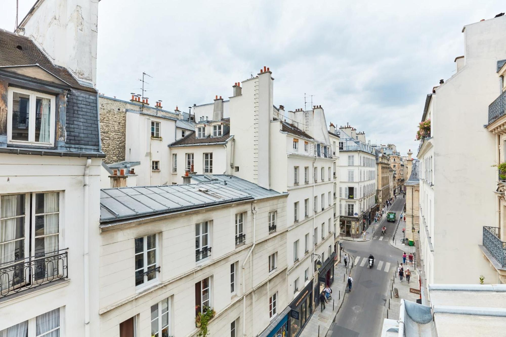 Place Des Vosges - 1Br With Balcony - Cityapartmentstay ปารีส ภายนอก รูปภาพ